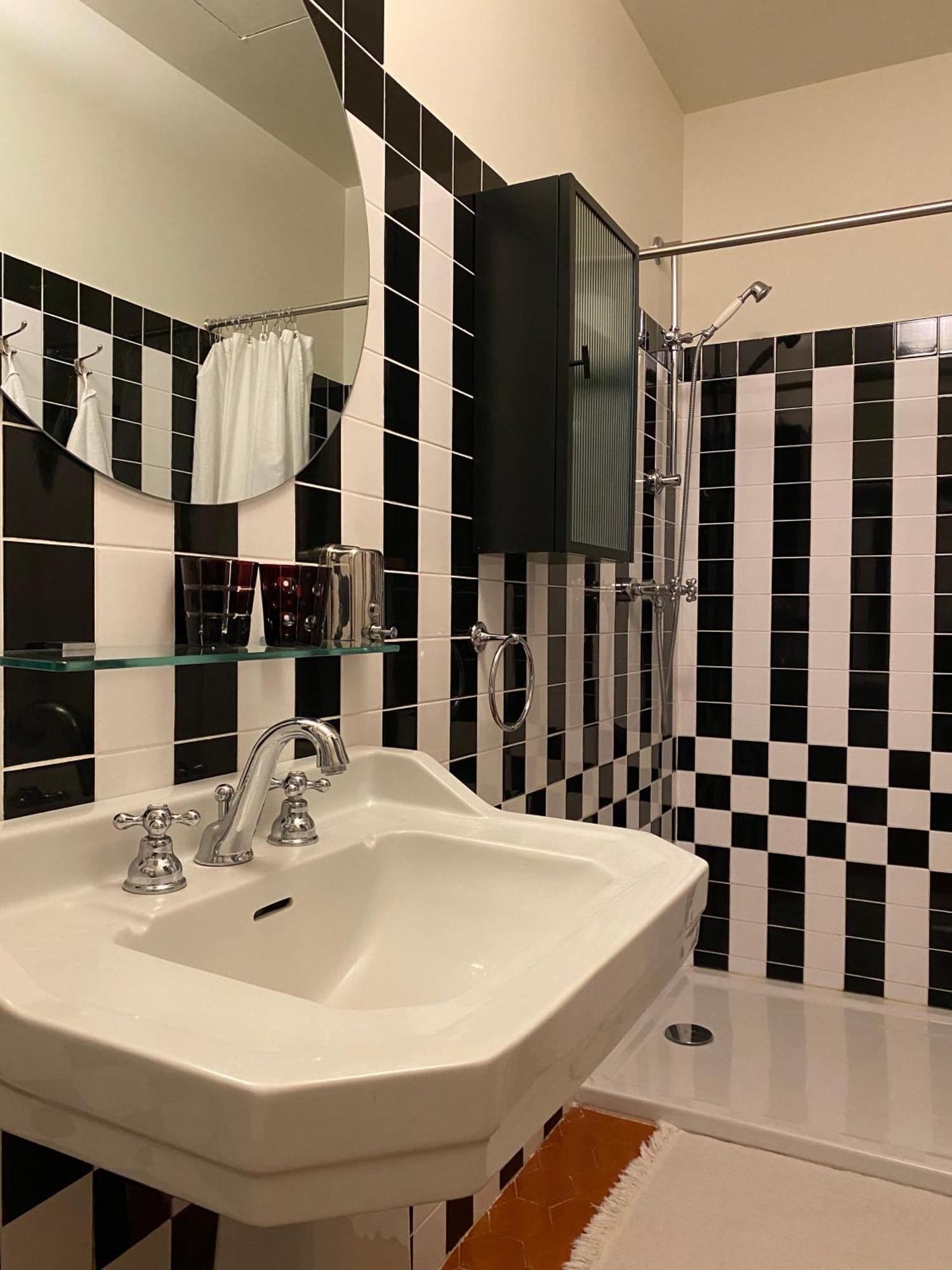 Le Saint Apolline - Sete, Appartement Haussmanien Esterno foto